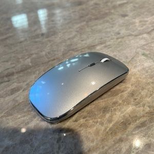 Jetta Rechargeable Wireless Mouse with USB port